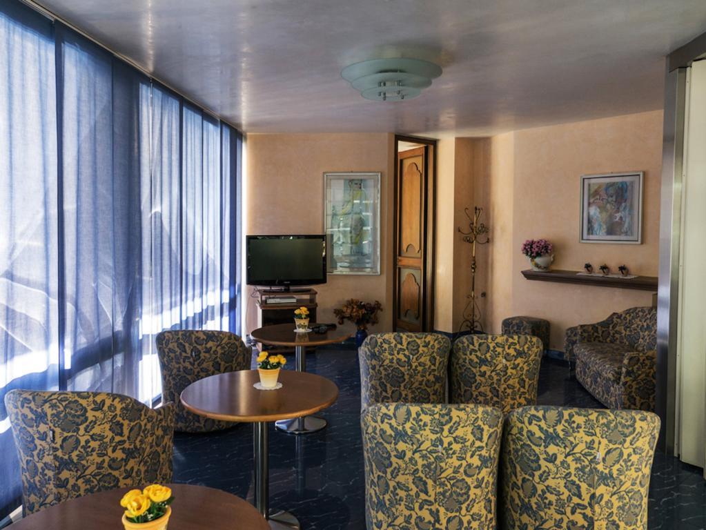 Hotel Fabius Μπελάρια-Ιτζέα Μαρίνα Εξωτερικό φωτογραφία