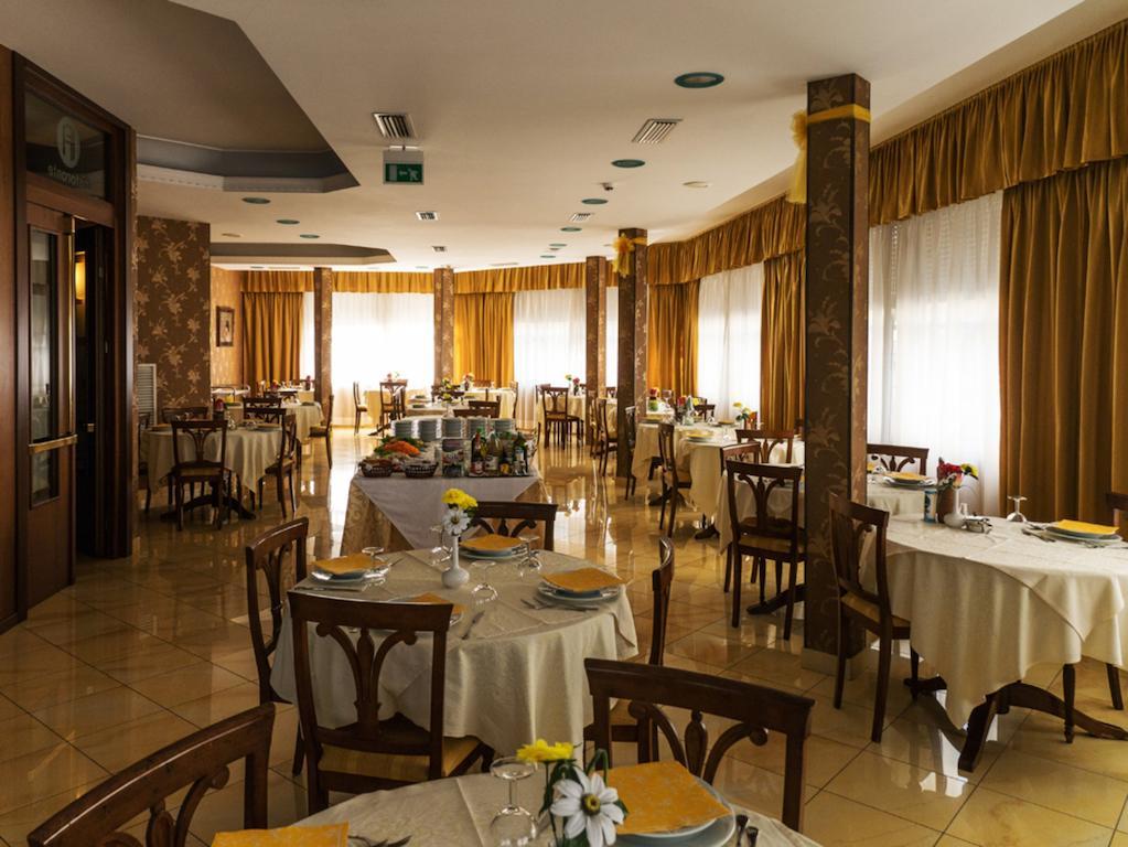 Hotel Fabius Μπελάρια-Ιτζέα Μαρίνα Εξωτερικό φωτογραφία